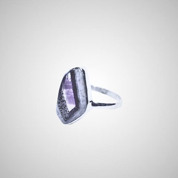 Ametüst hõbesõrmus 925 (1).png