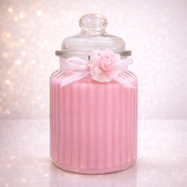 Roosa küünal pehme õhustikus.png