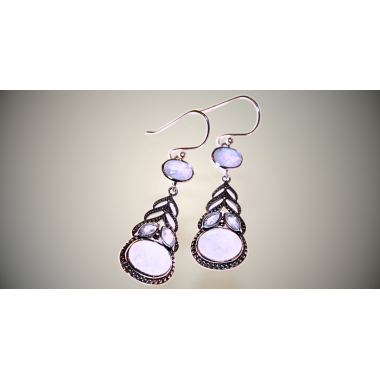 Kuukivi hõbekõrvarõngad 925 (1).png