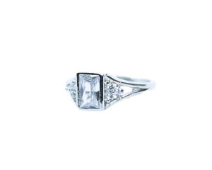 Tsirkoon hõbesõrmus 925; 1,9g; s: 15