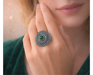 Roheline Oonüks hõbesõrmus 925; 6,2g